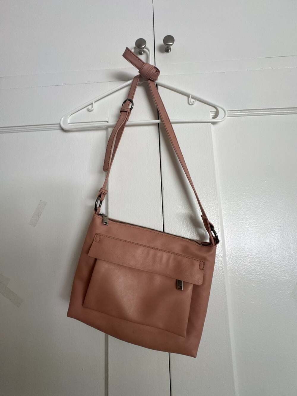 Universal Thread Tan Crossbody Bag — Quiet Luxury, Minimalist, Y2K